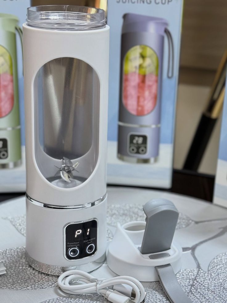Portable Juicer Cup – USB Rechargeable Mini Blender for Fresh Juice & Smoothies